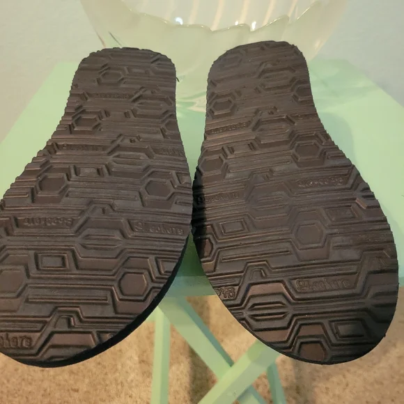 Skechers White Sandals with Silver Embellishments - Picture 4 of 4